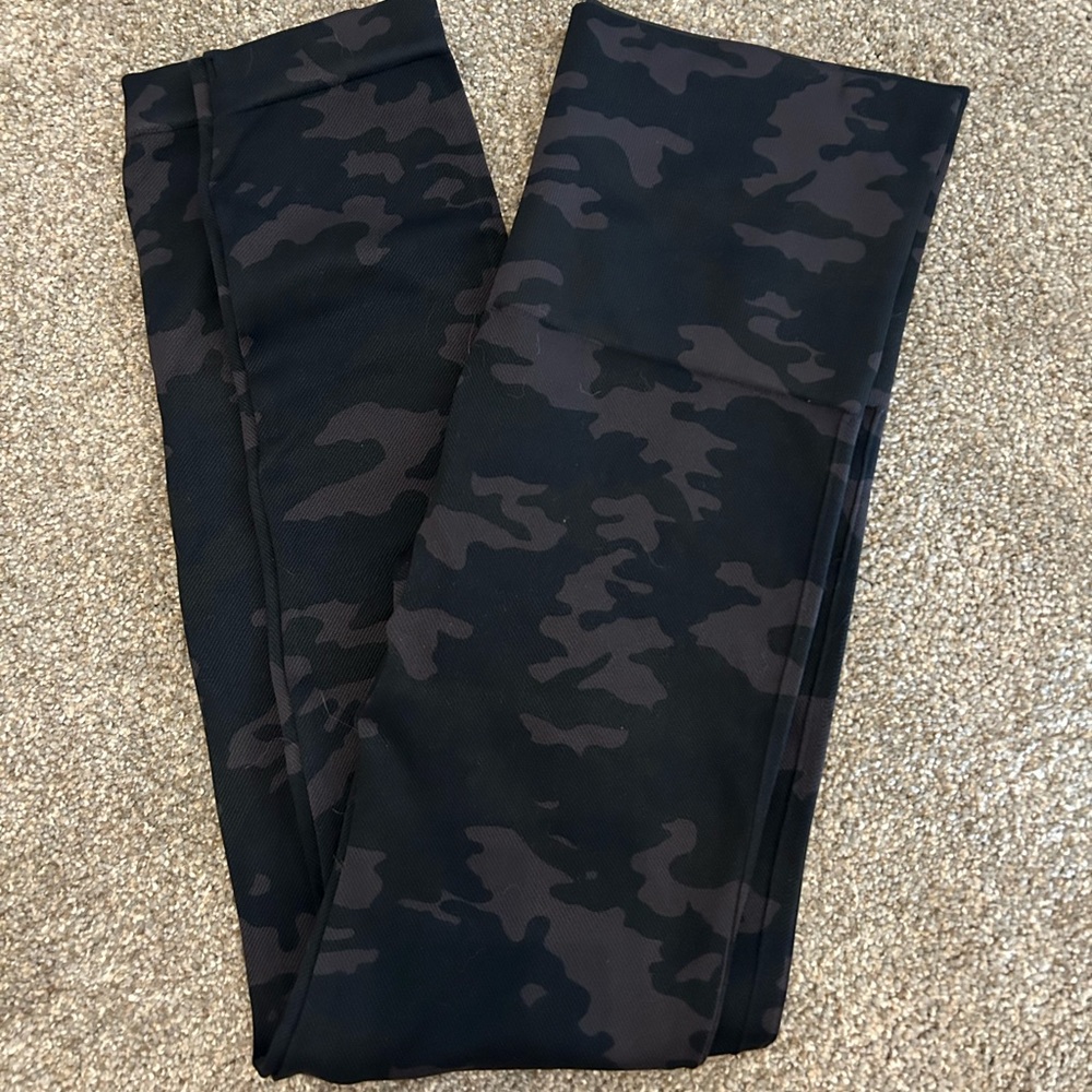 Brand New seamless crop Spanx Leggings.